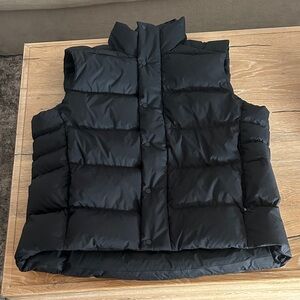lululemon athletica Black Puffer Vest- never worn